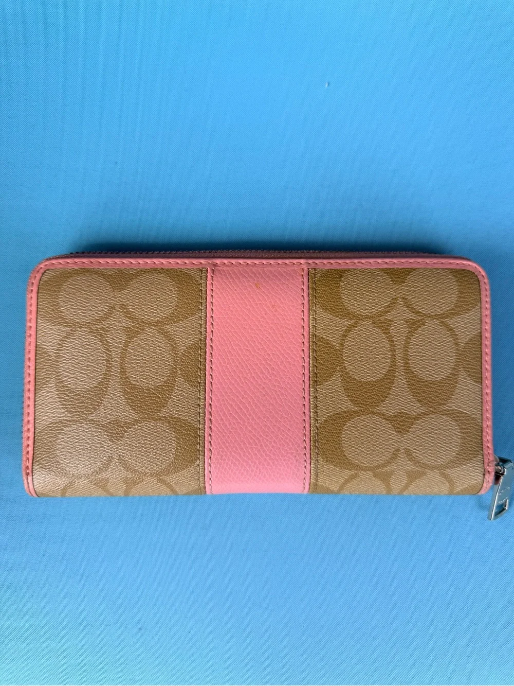 Coach Pink Trim Signature Zip Wallet AUTHENTIC